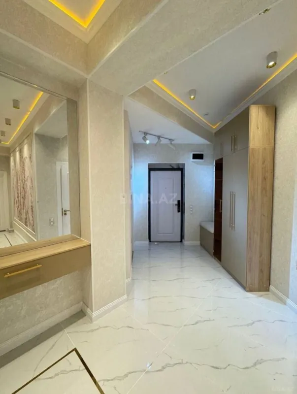 Kirayə verilir 2 otaqlı mənzil 80 m²