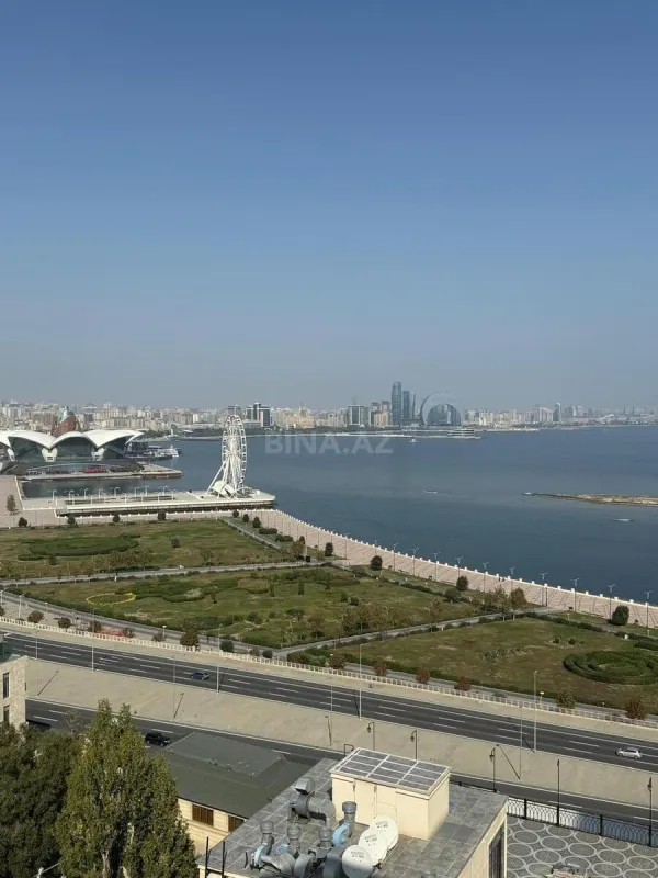 Satılır 5 otaqlı mənzil 237 m²