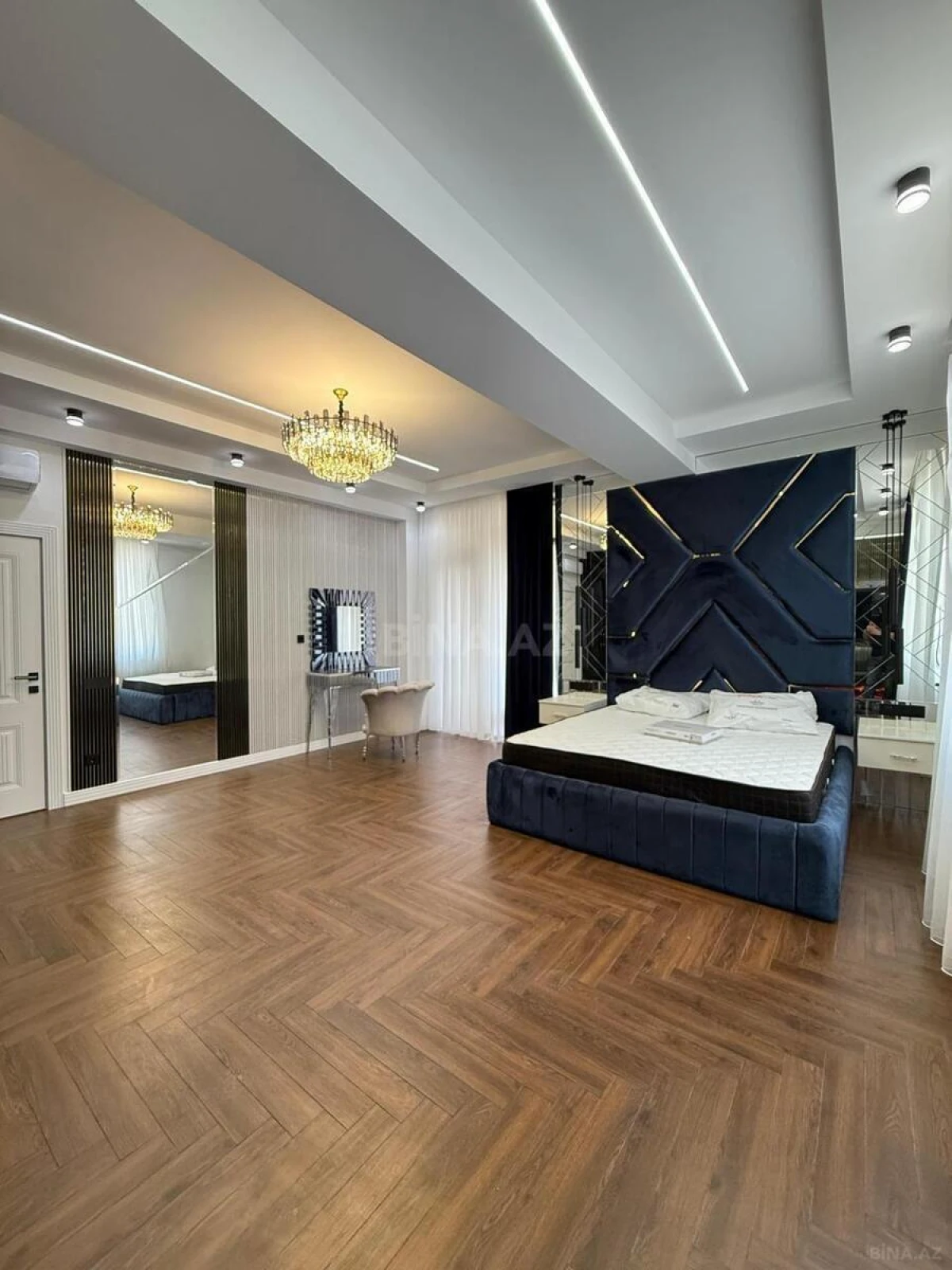 Satılır 5 otaqlı mənzil 237 m²