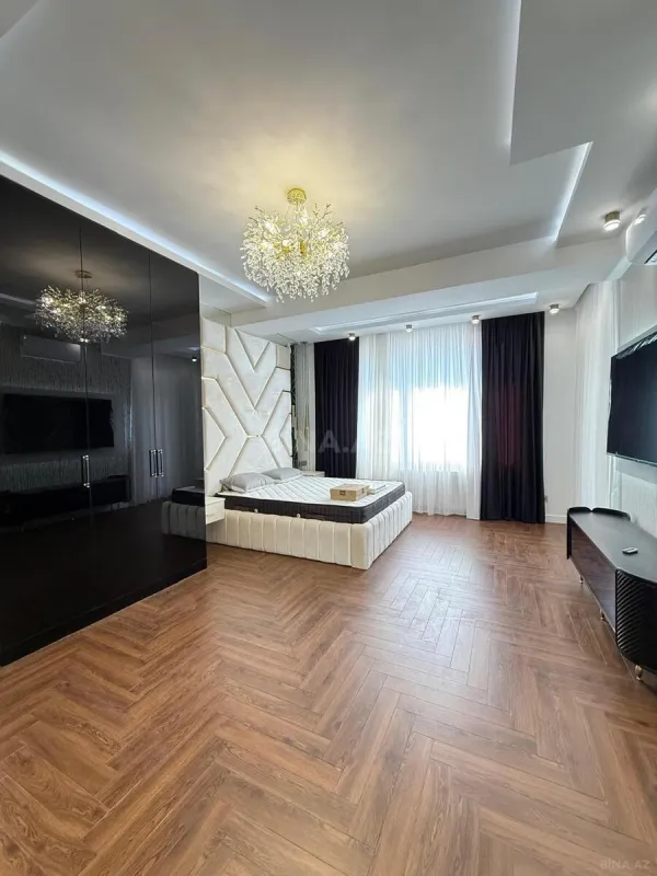Satılır 5 otaqlı mənzil 237 m²