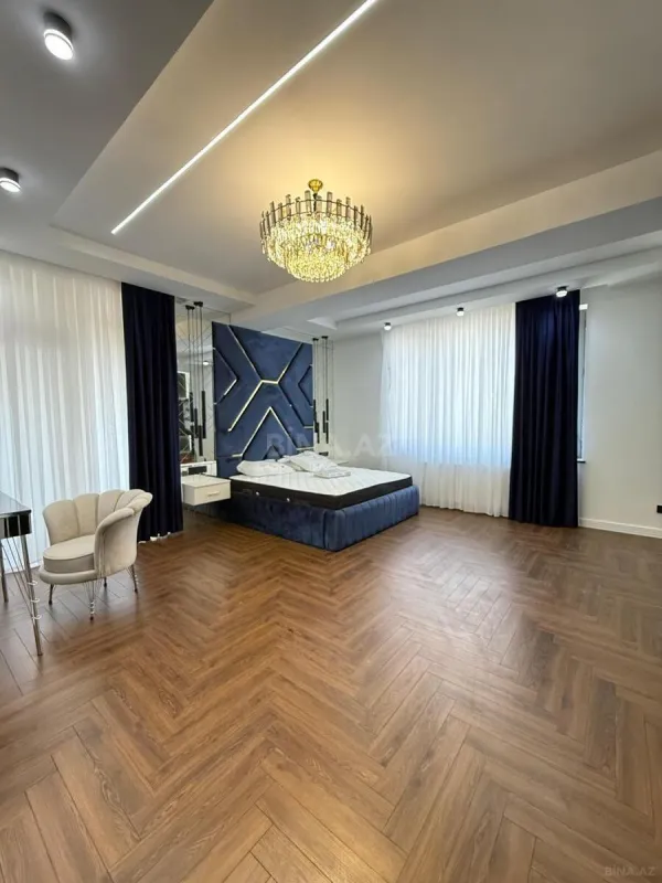 Satılır 5 otaqlı mənzil 237 m²