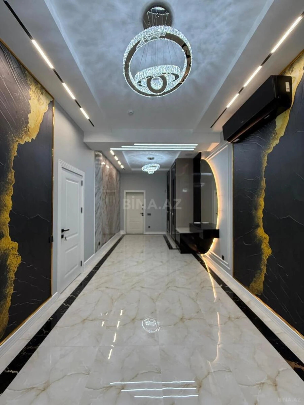 Satılır 5 otaqlı mənzil 237 m²