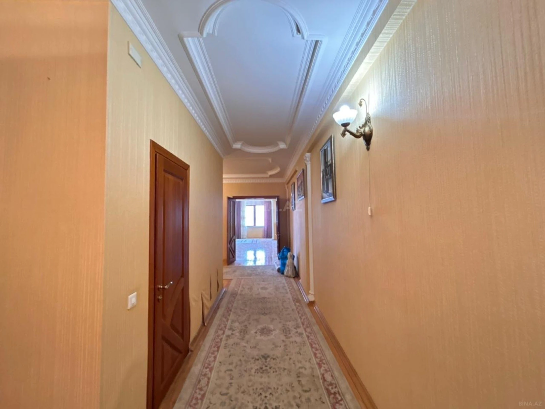 Satılır 4 otaqlı mənzil 200 m²