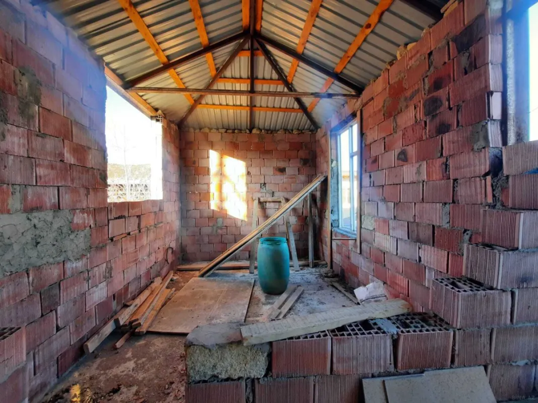 Satılır 2 otaqlı həyət evi 72 m²