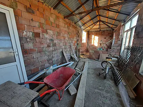 Satılır 2 otaqlı həyət evi 72 m²