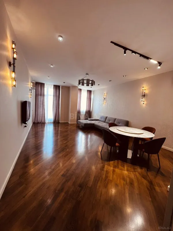 Satılır 3 otaqlı mənzil 160 m²