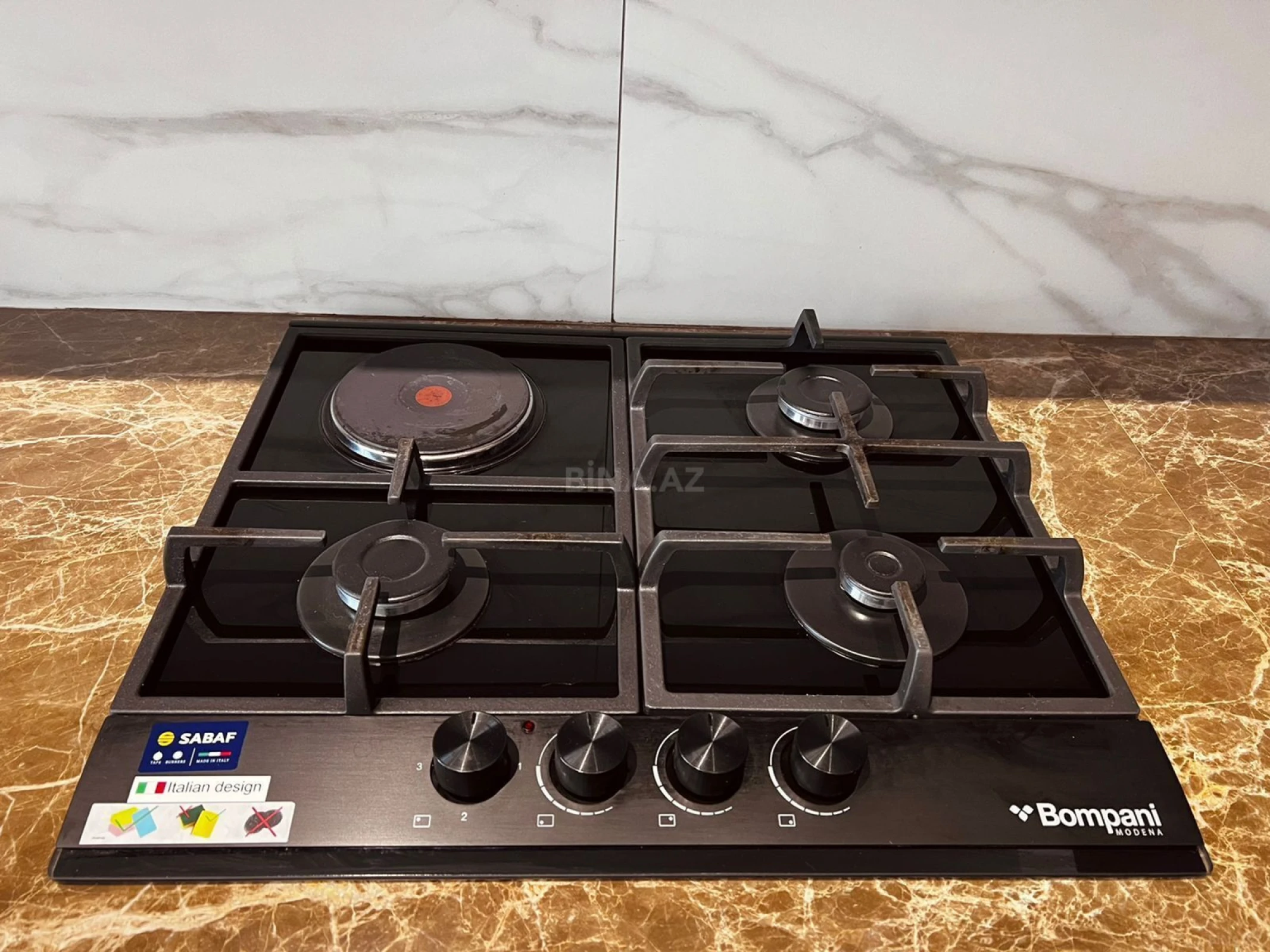 Satılır 3 otaqlı mənzil 160 m²