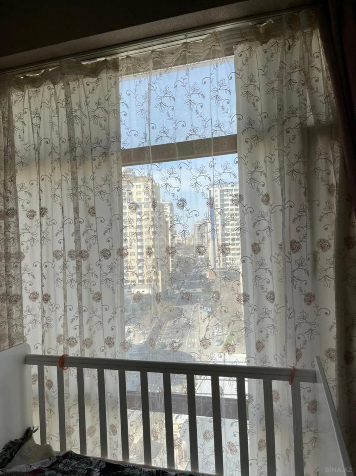 Satılır 4 otaqlı mənzil 190 m²