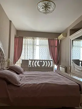 Satılır 4 otaqlı mənzil 190 m²