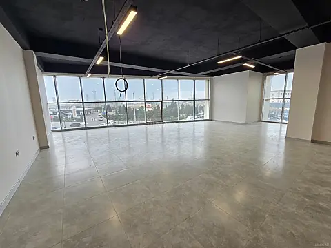 Kirayə verilir 1 otaqlı ofis 95 m²