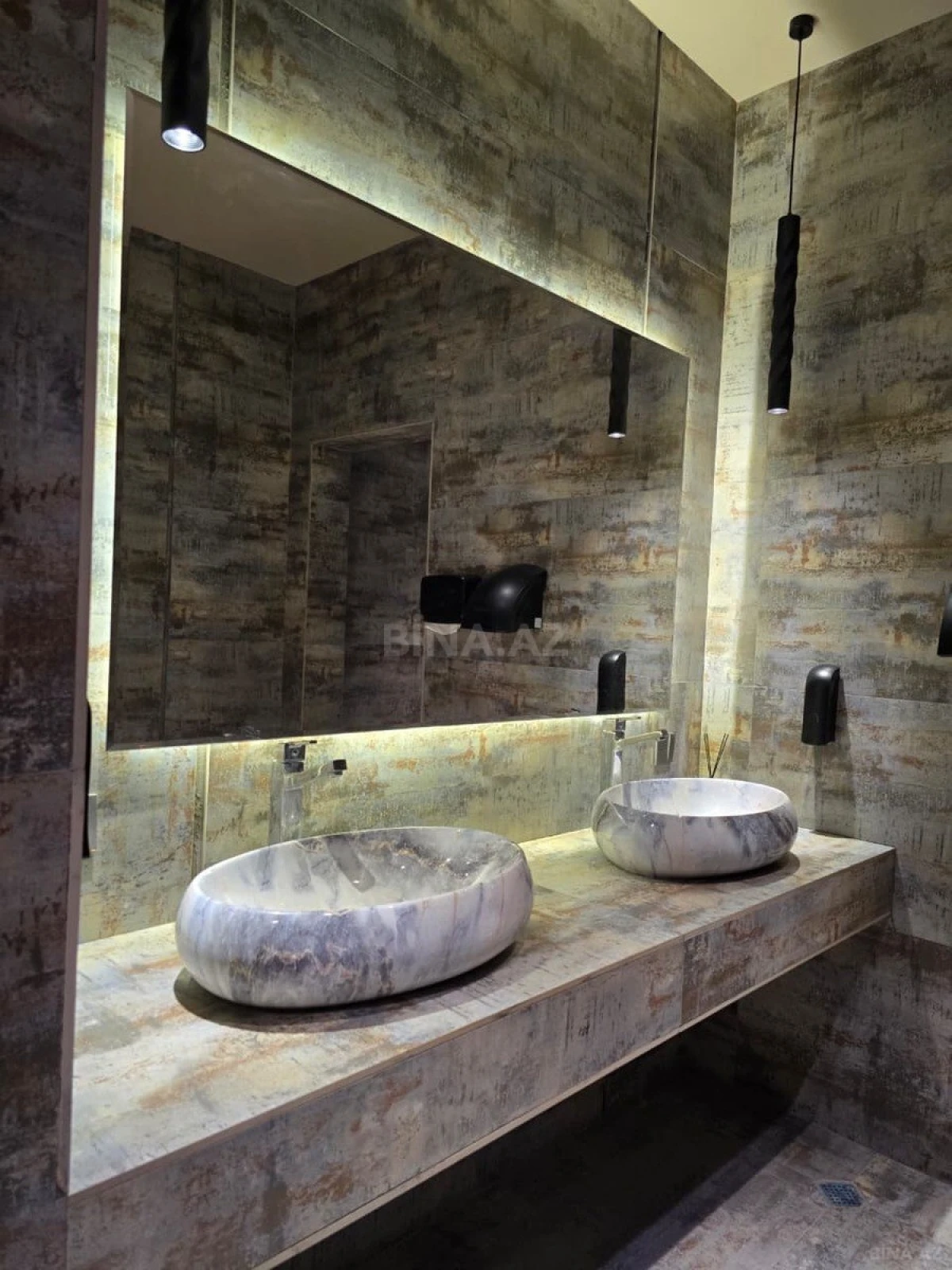 Kirayə verilir 1 otaqlı ofis 95 m²