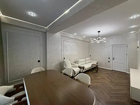 Satılır 2 otaqlı mənzil 84 m²
