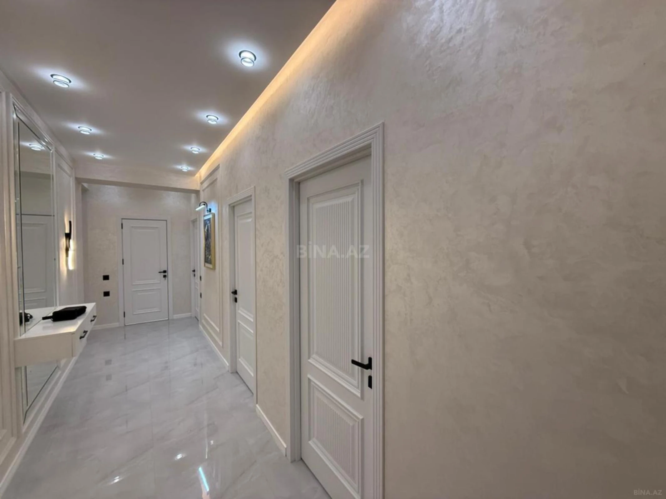 Satılır 2 otaqlı mənzil 84 m²