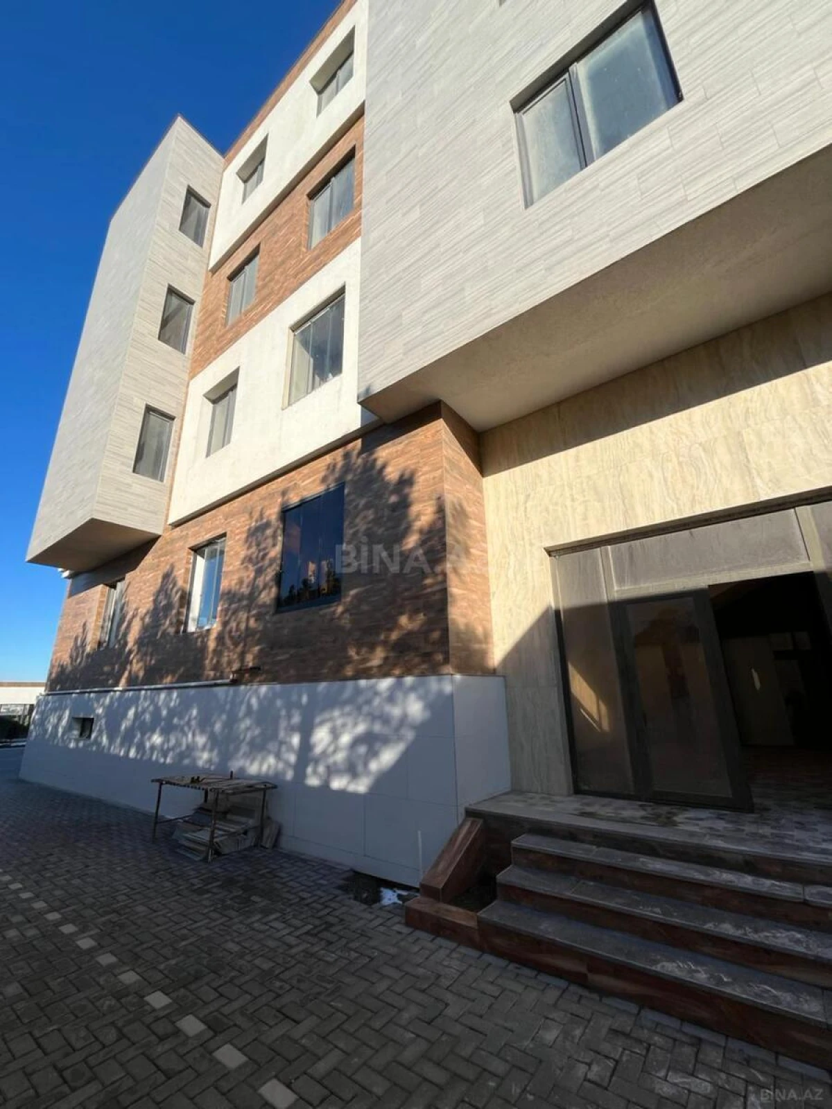 Satılır 1 otaqlı mənzil 65 m²