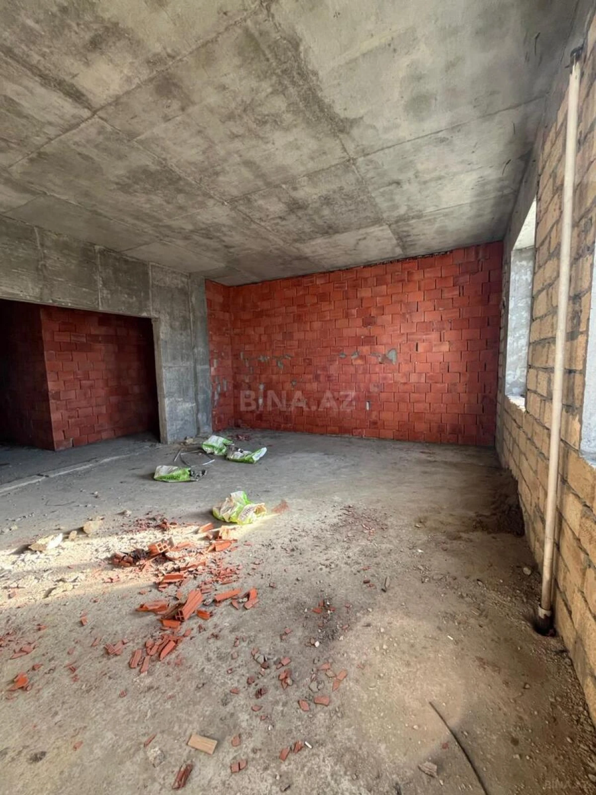 Satılır 1 otaqlı mənzil 65 m²