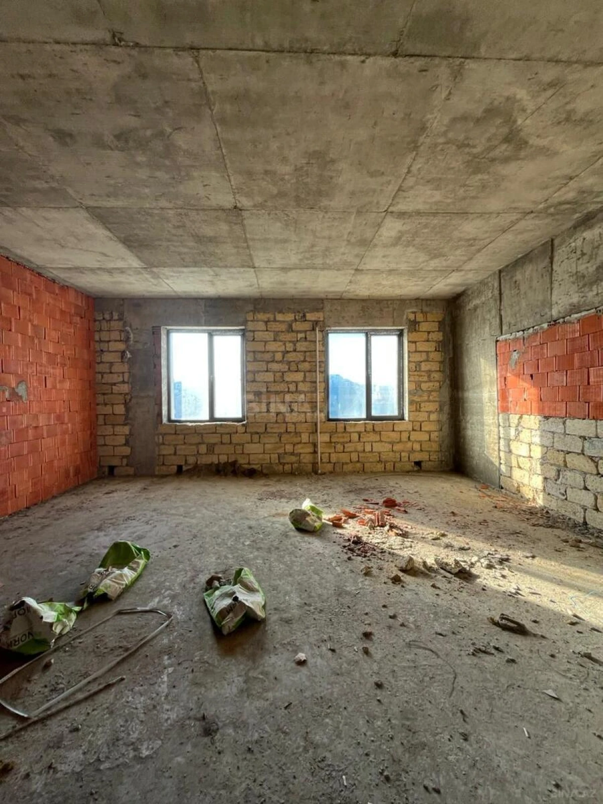 Satılır 1 otaqlı mənzil 65 m²