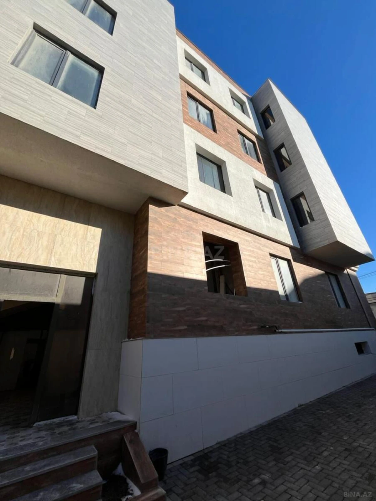 Satılır 1 otaqlı mənzil 65 m²