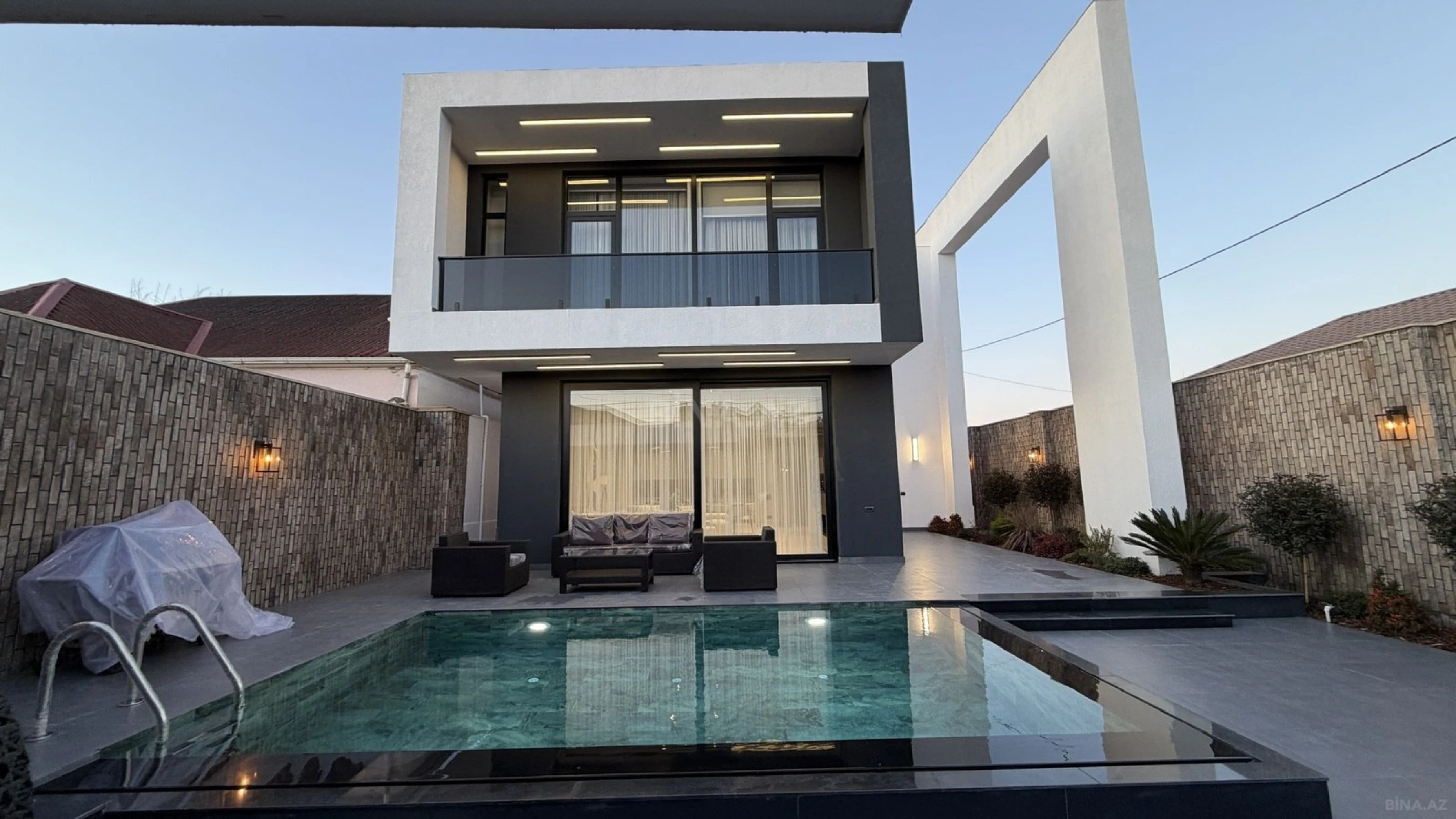 Satılır 4 otaqlı həyət evi 200 m²