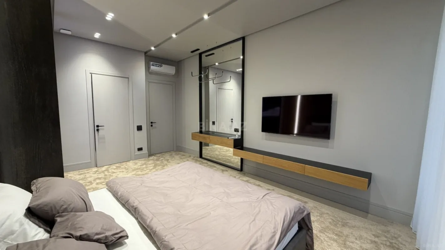 Satılır 4 otaqlı həyət evi 200 m²