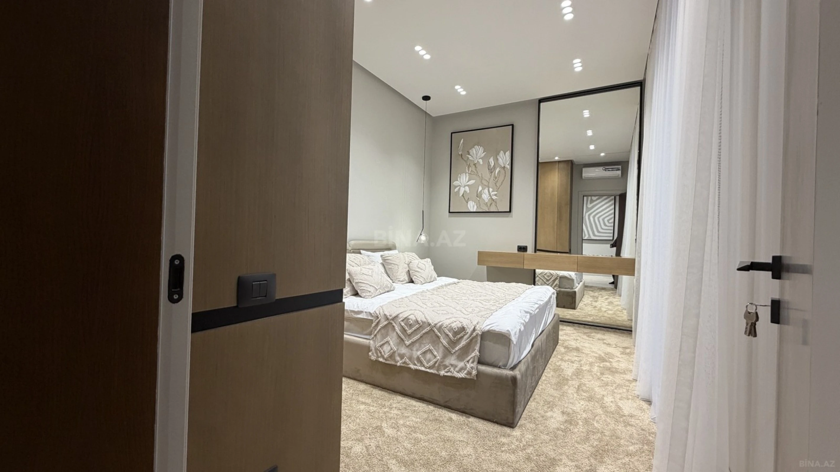 Satılır 4 otaqlı həyət evi 200 m²