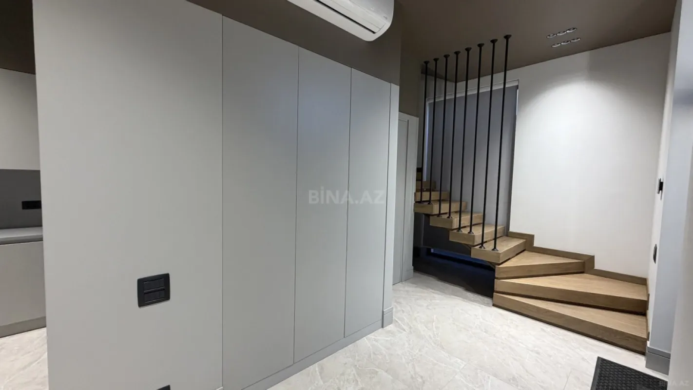 Satılır 4 otaqlı həyət evi 200 m²