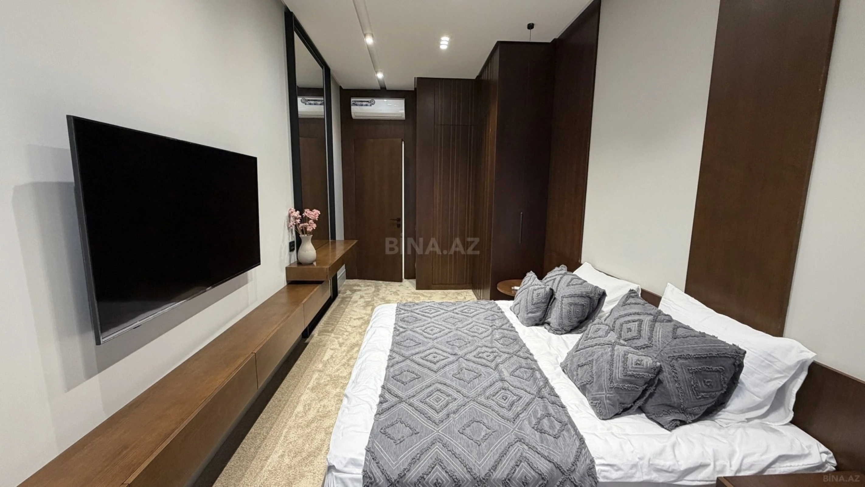 Satılır 4 otaqlı həyət evi 200 m²
