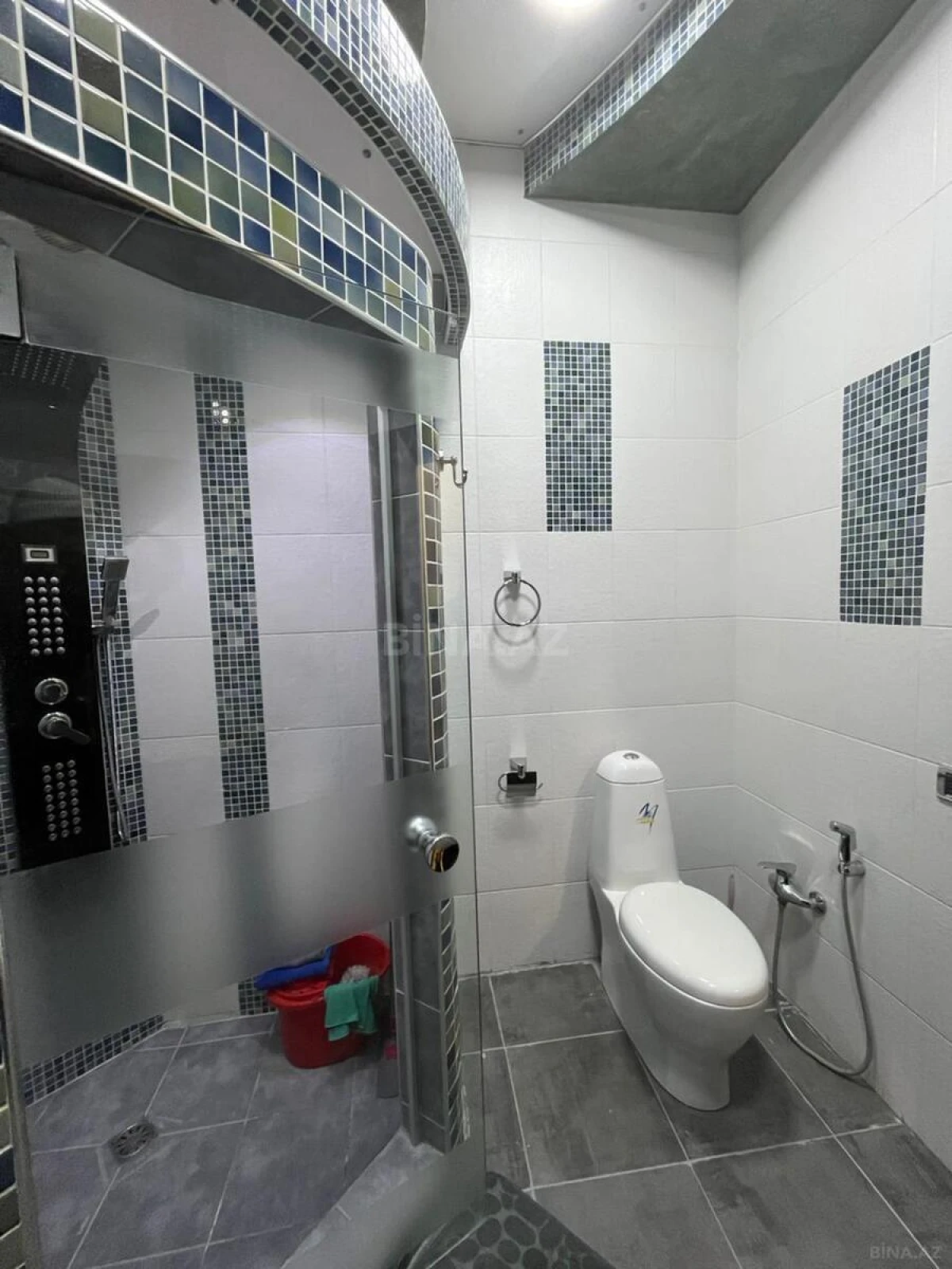 Kirayə verilir 4 otaqlı mənzil 140 m²