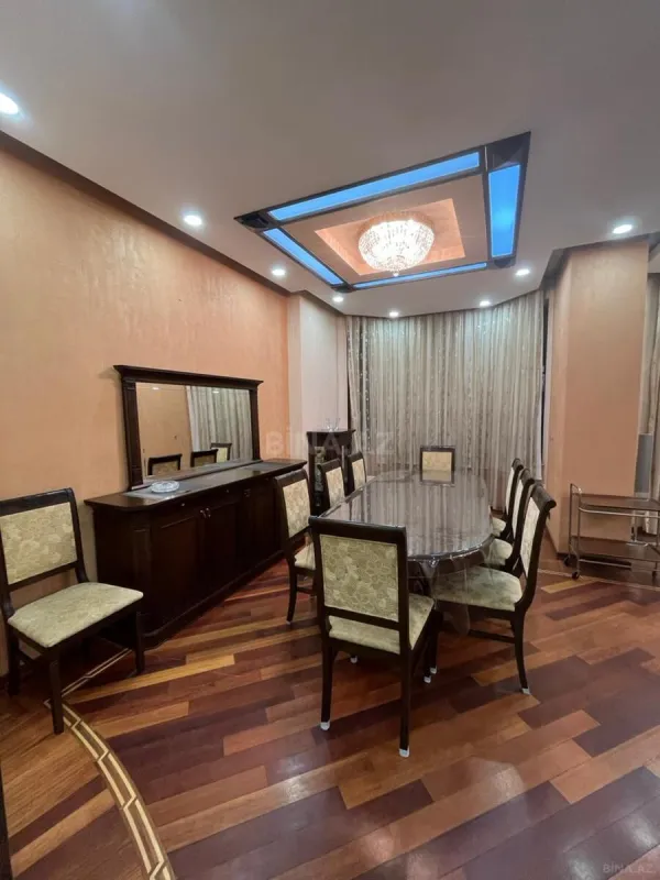 Kirayə verilir 4 otaqlı mənzil 140 m²