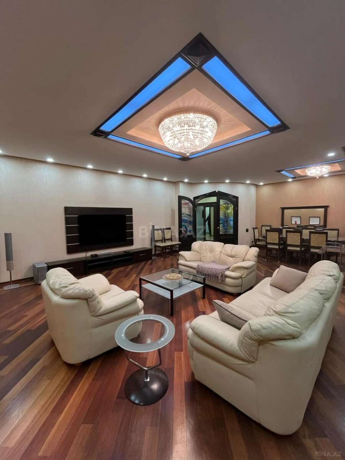 Kirayə verilir 4 otaqlı mənzil 140 m²