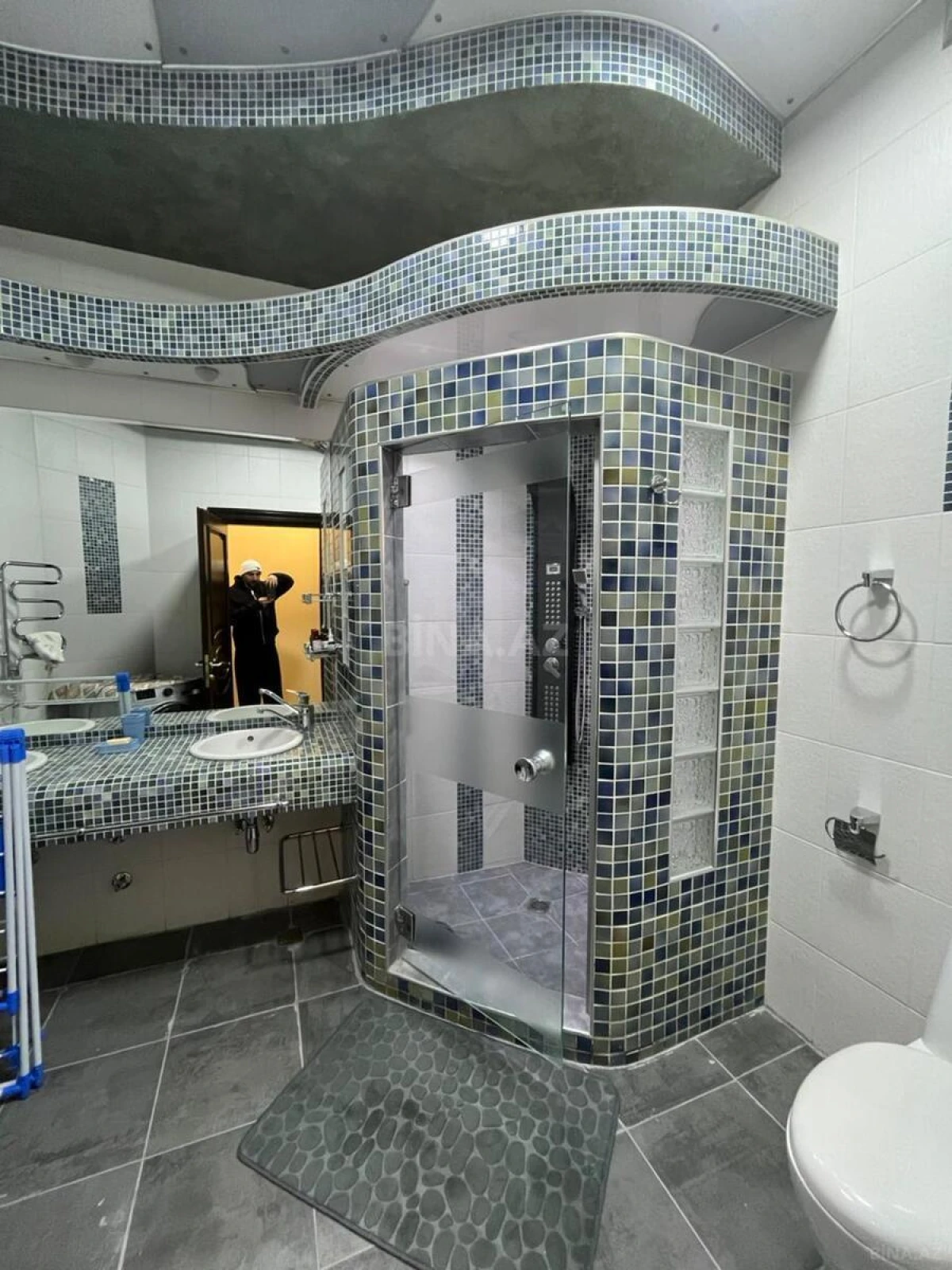 Kirayə verilir 4 otaqlı mənzil 140 m²