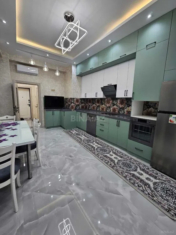 Kirayə verilir 3 otaqlı mənzil 135 m²