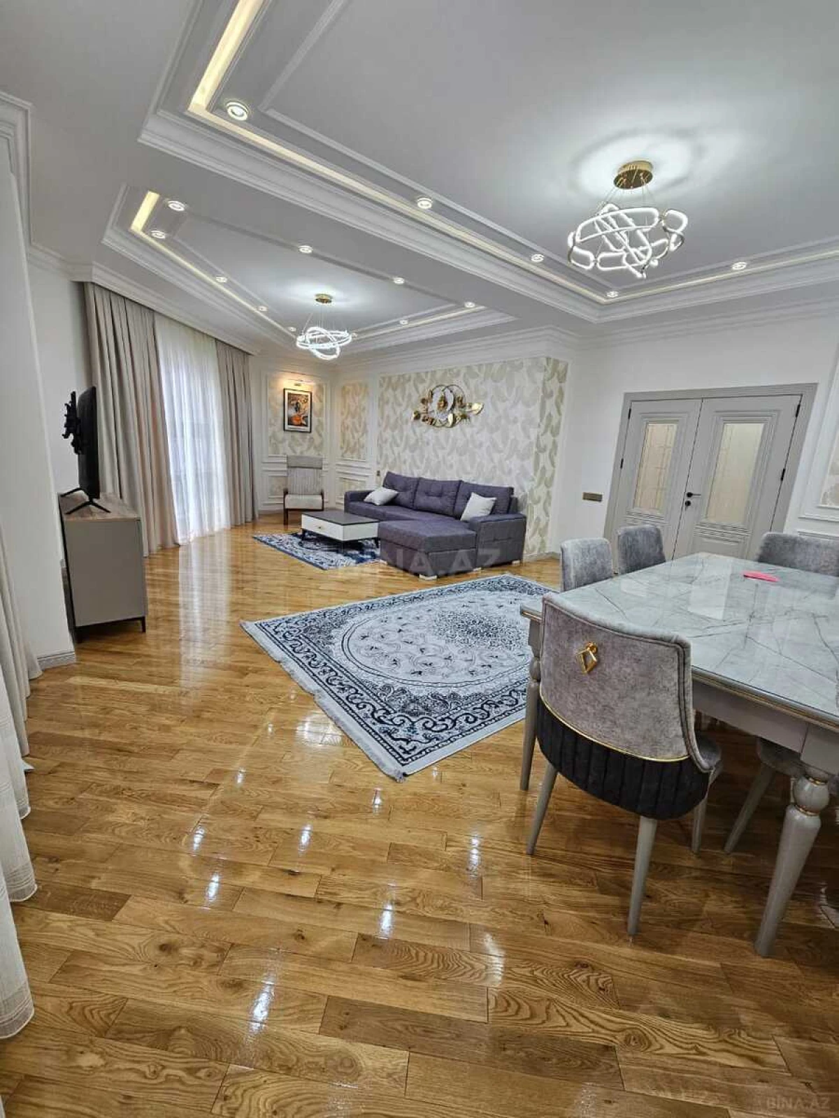 Kirayə verilir 3 otaqlı mənzil 135 m²