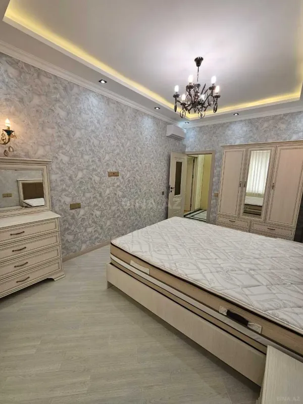 Kirayə verilir 3 otaqlı mənzil 135 m²