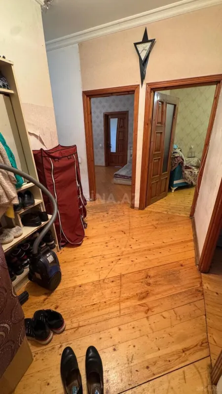 Satılır 4 otaqlı mənzil 110 m²