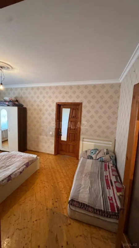 Satılır 4 otaqlı mənzil 110 m²