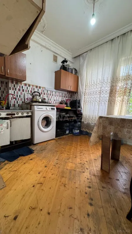 Satılır 4 otaqlı mənzil 110 m²