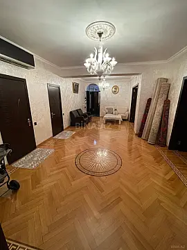 Satılır 3 otaqlı mənzil 130 m²