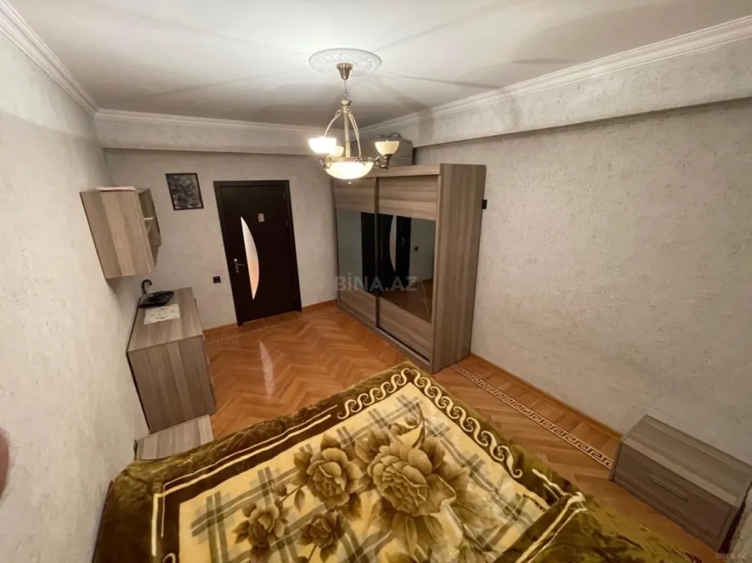 Satılır 3 otaqlı mənzil 130 m²