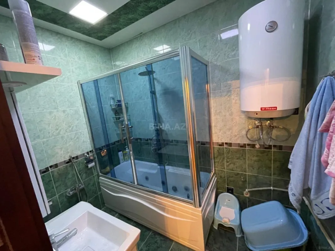 Satılır 3 otaqlı mənzil 130 m²