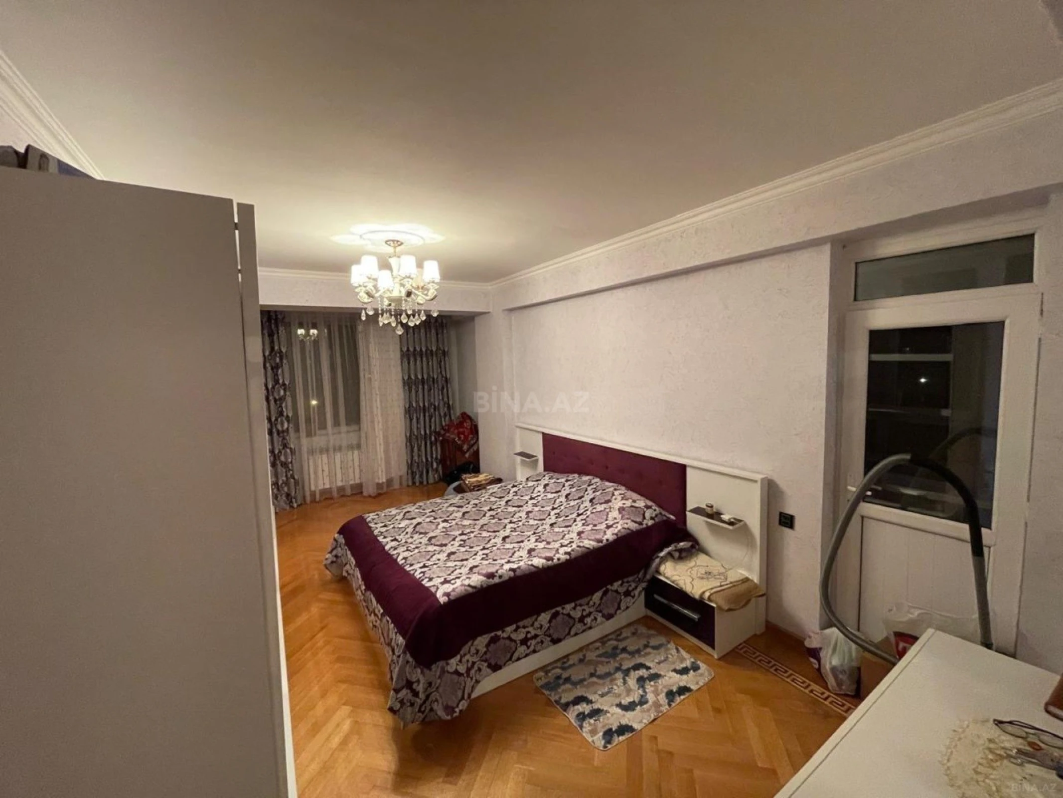 Satılır 3 otaqlı mənzil 130 m²