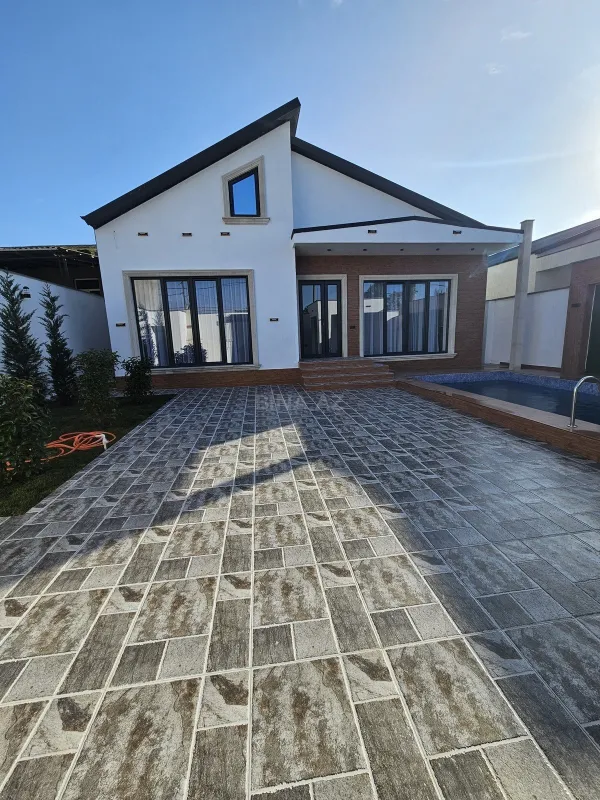 Satılır 4 otaqlı həyət evi 150 m²