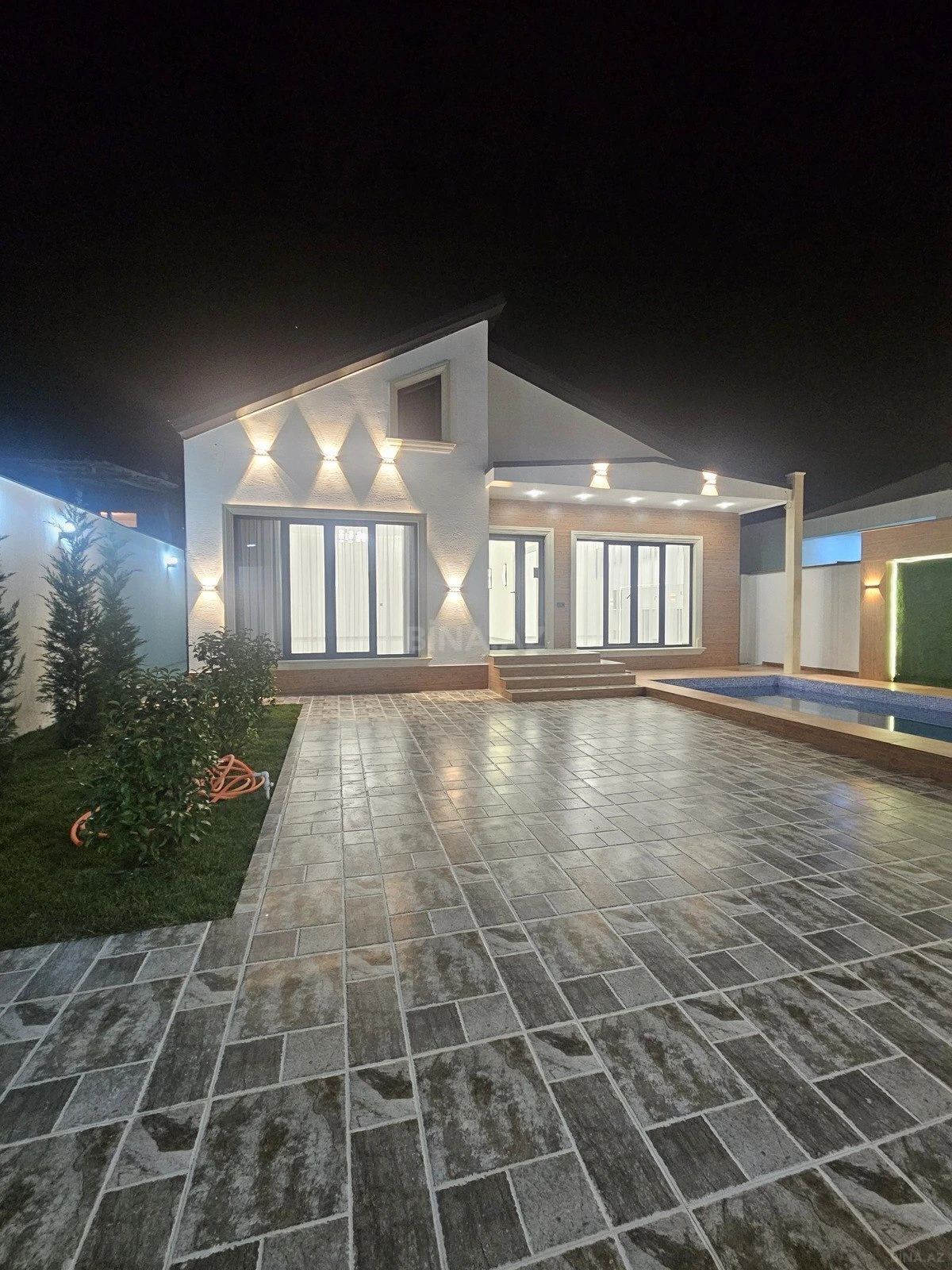 Satılır 4 otaqlı həyət evi 150 m²