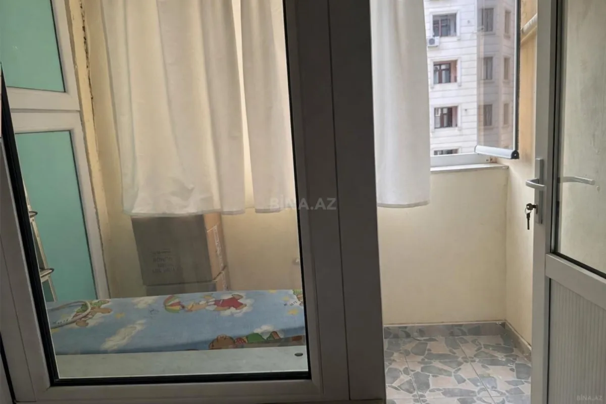 Satılır 4 otaqlı mənzil 115 m²