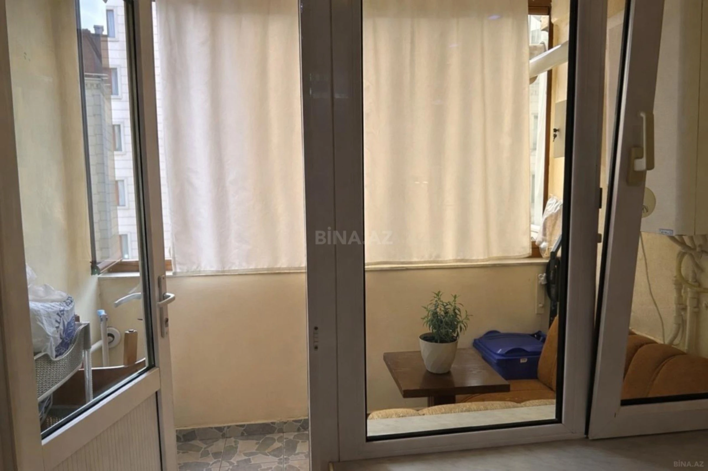 Satılır 4 otaqlı mənzil 115 m²