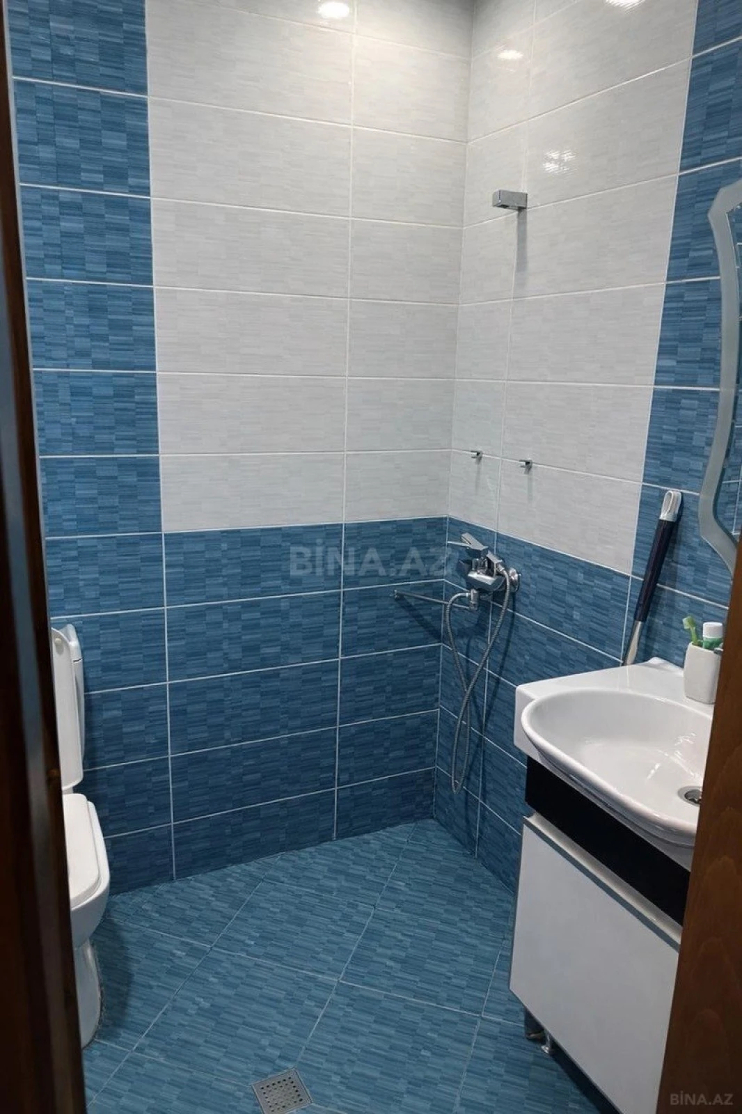 Satılır 4 otaqlı mənzil 115 m²