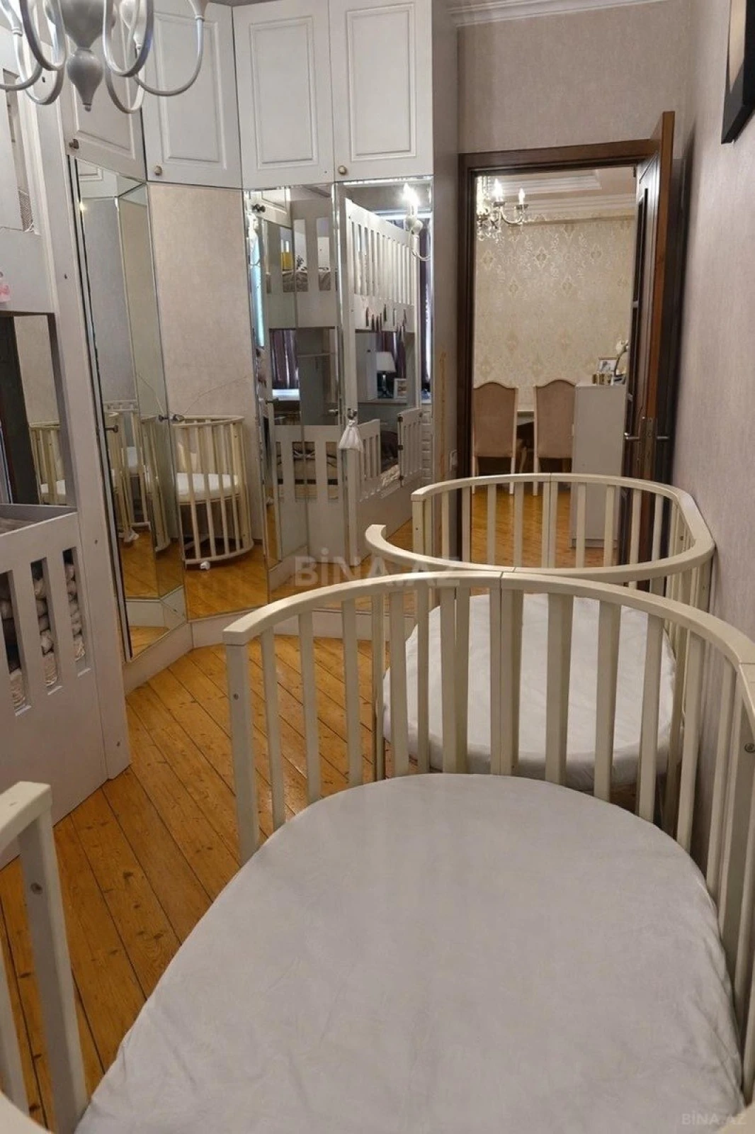 Satılır 4 otaqlı mənzil 115 m²