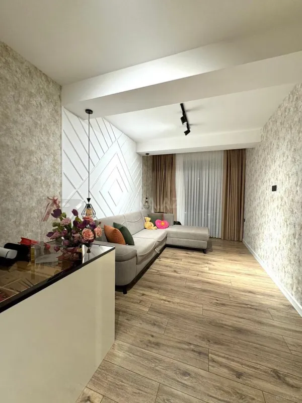 Satılır 3 otaqlı mənzil 110 m²