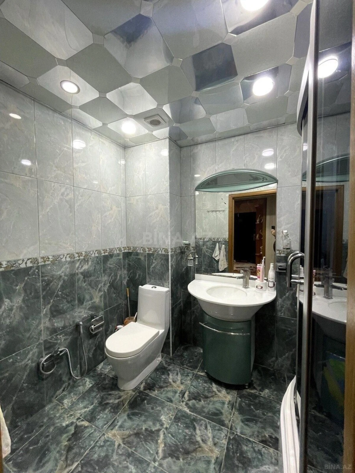 Satılır 3 otaqlı mənzil 84 m²