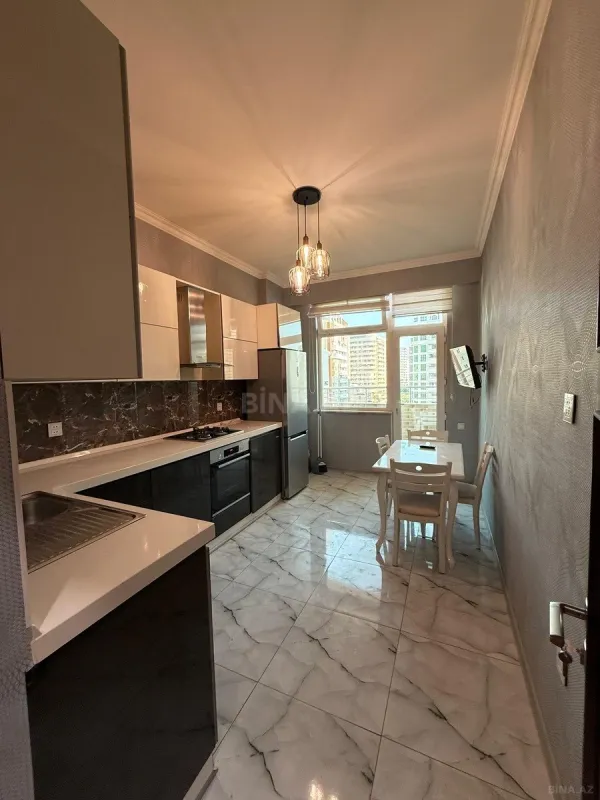 Satılır 3 otaqlı mənzil 117 m²