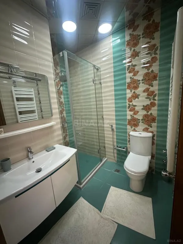 Satılır 3 otaqlı mənzil 136 m²